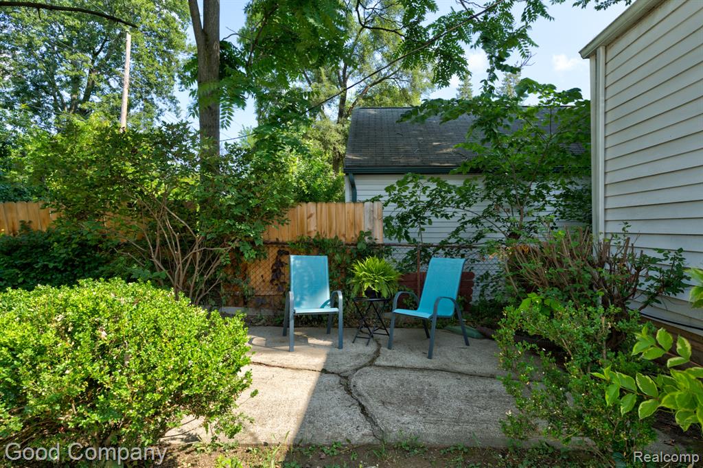 main property photo 39