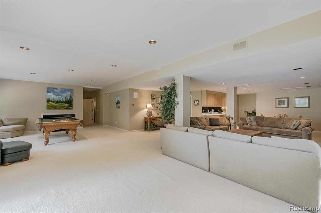 main property photo 58