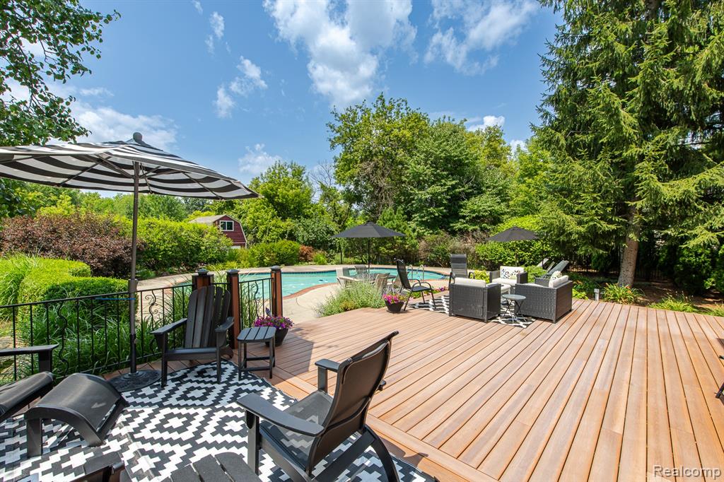 main property photo 75