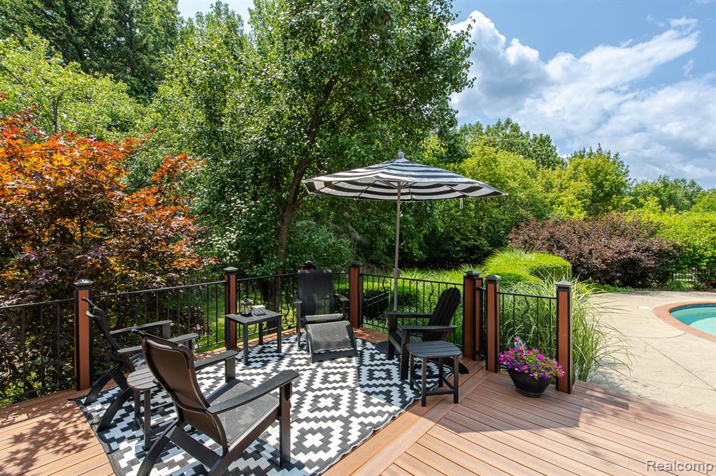 main property photo 77