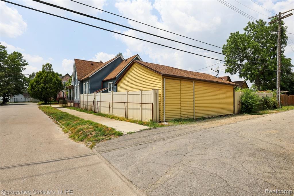 main property photo 22