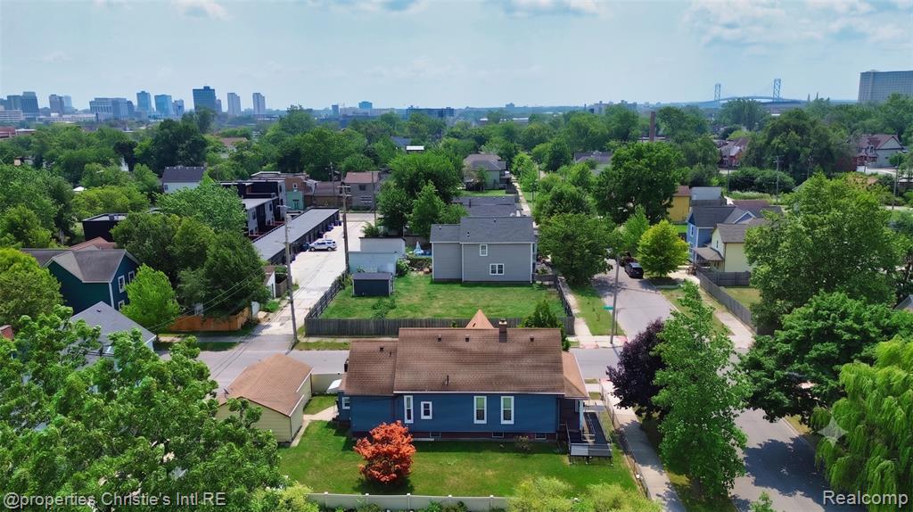 main property photo 27