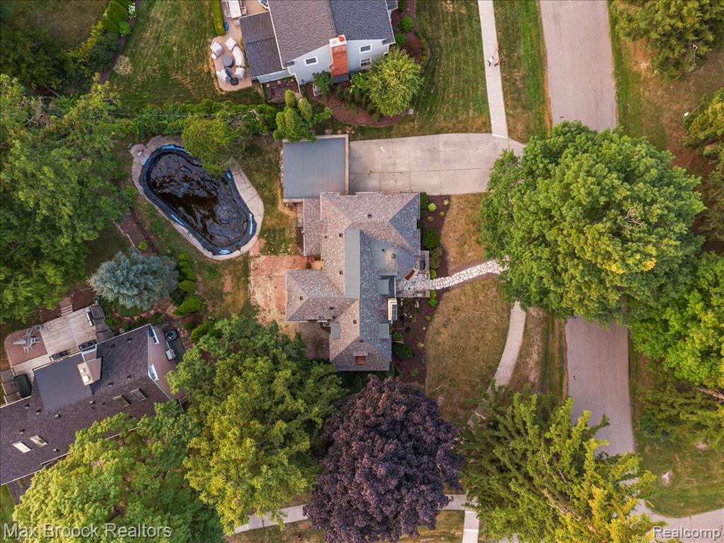 main property photo 30