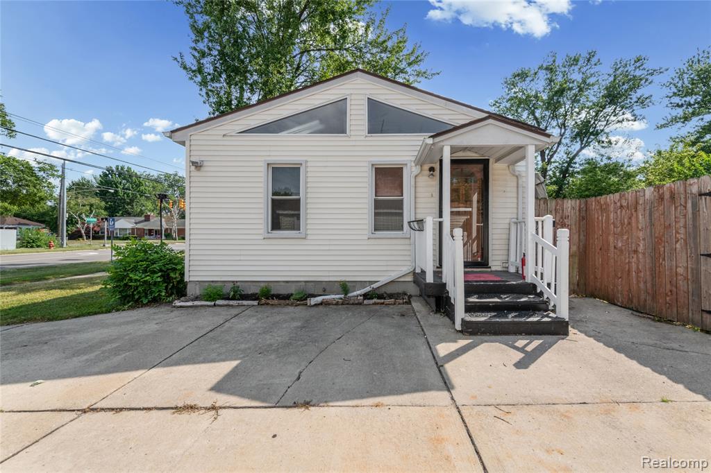 main property photo 21