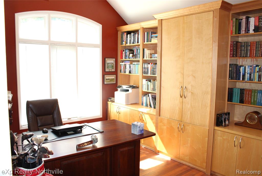 main property photo 20