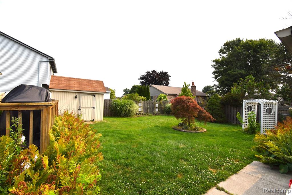 main property photo 16