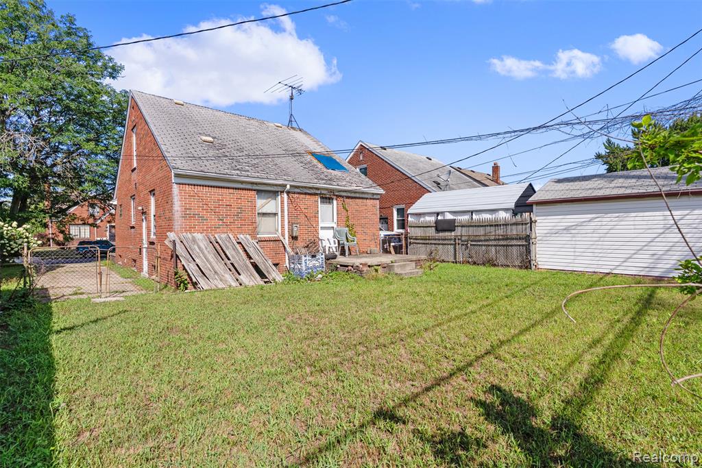main property photo 26