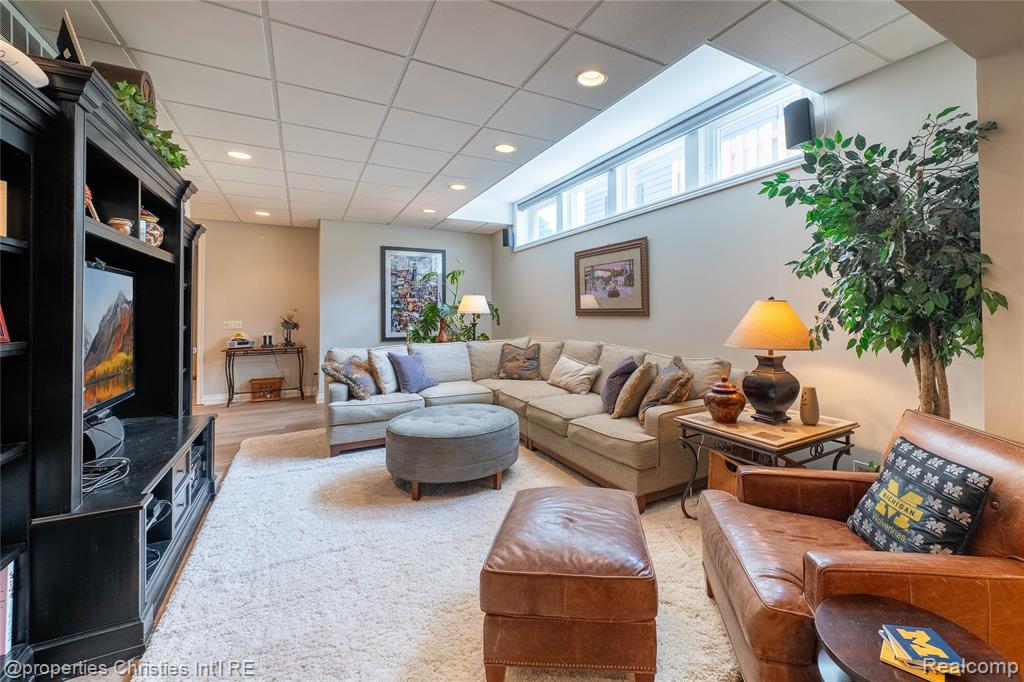 main property photo 43