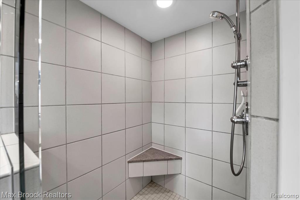 property viewer photo 26