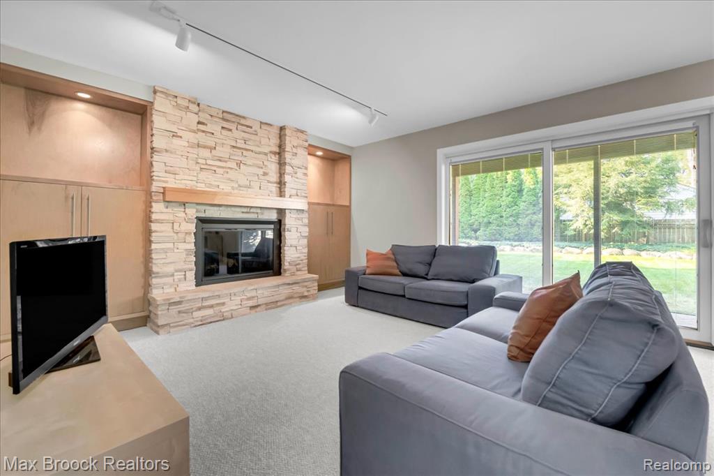 property viewer photo 31