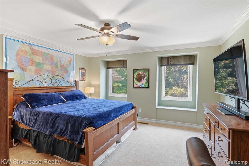 main property photo 43