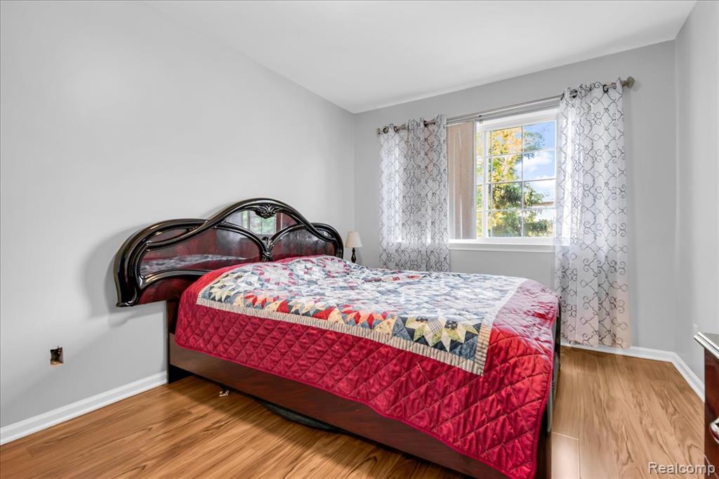 property viewer photo 20