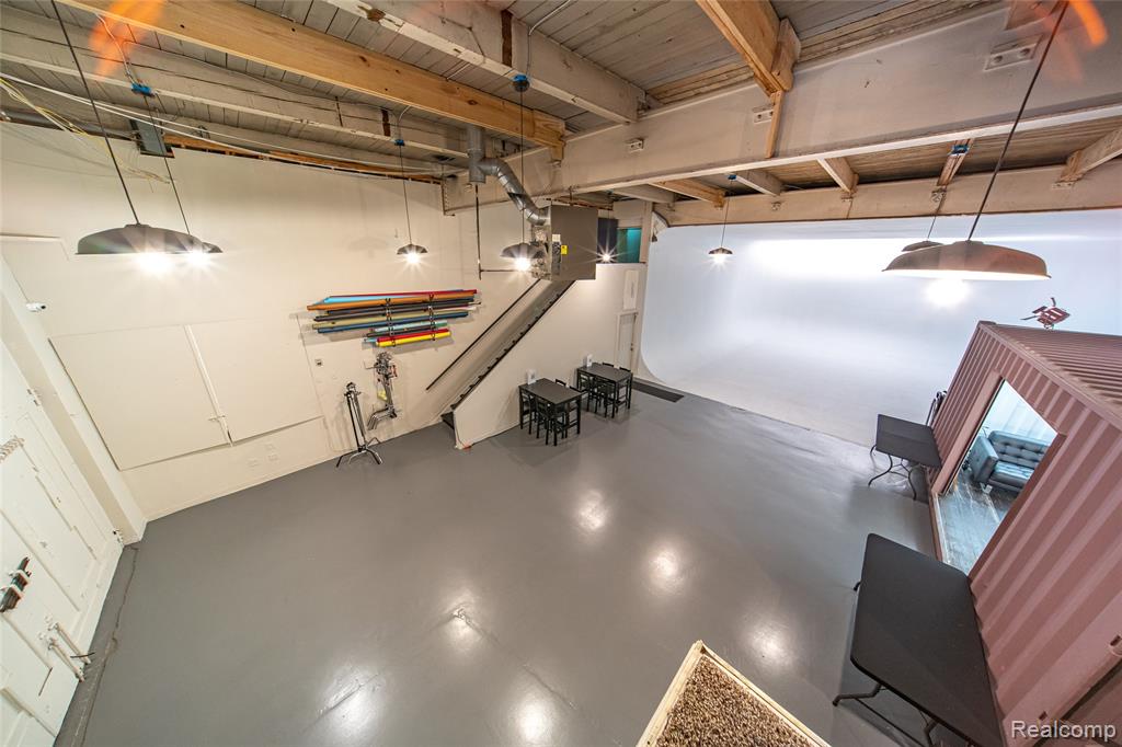 main property photo 40