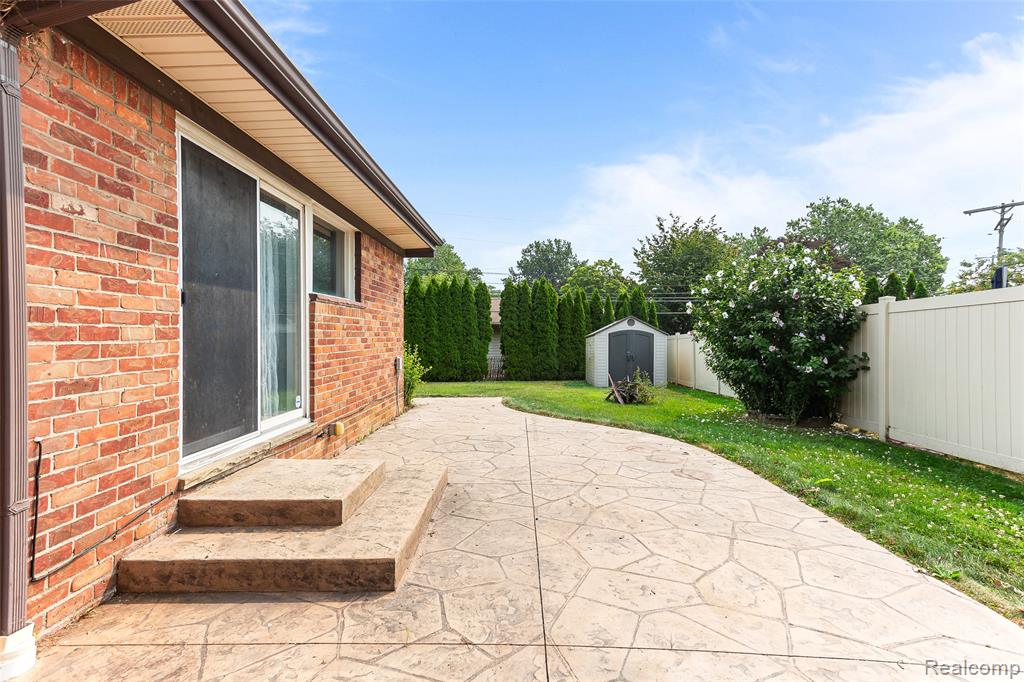 main property photo 34
