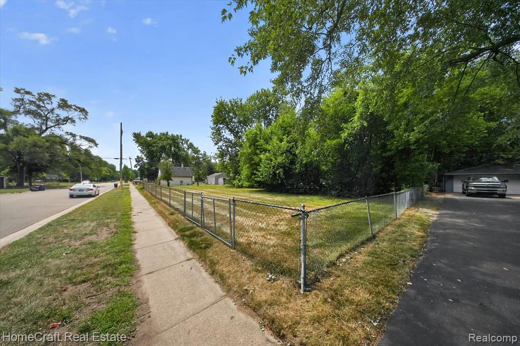 main property photo 47