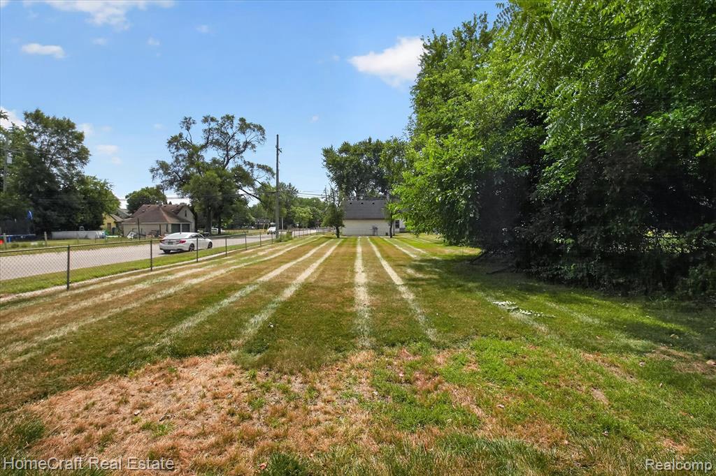 main property photo 50