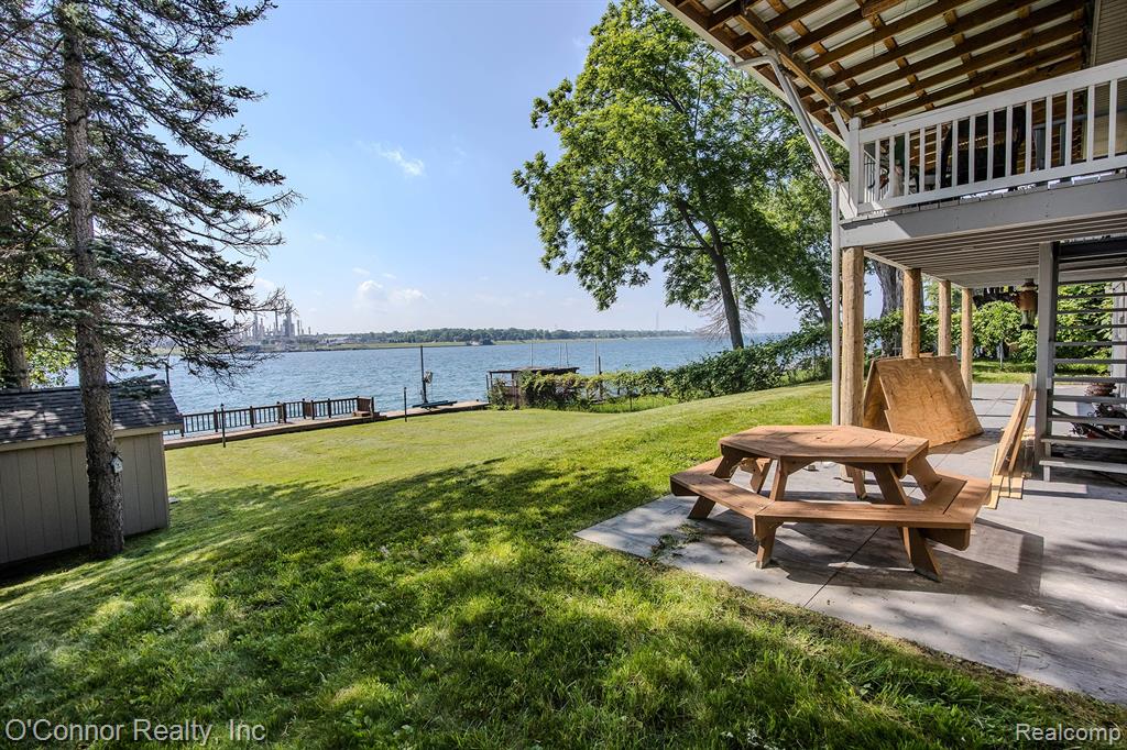 main property photo 28