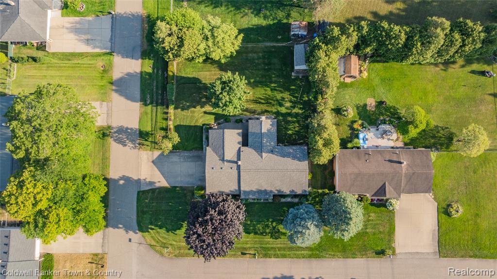 main property photo 41