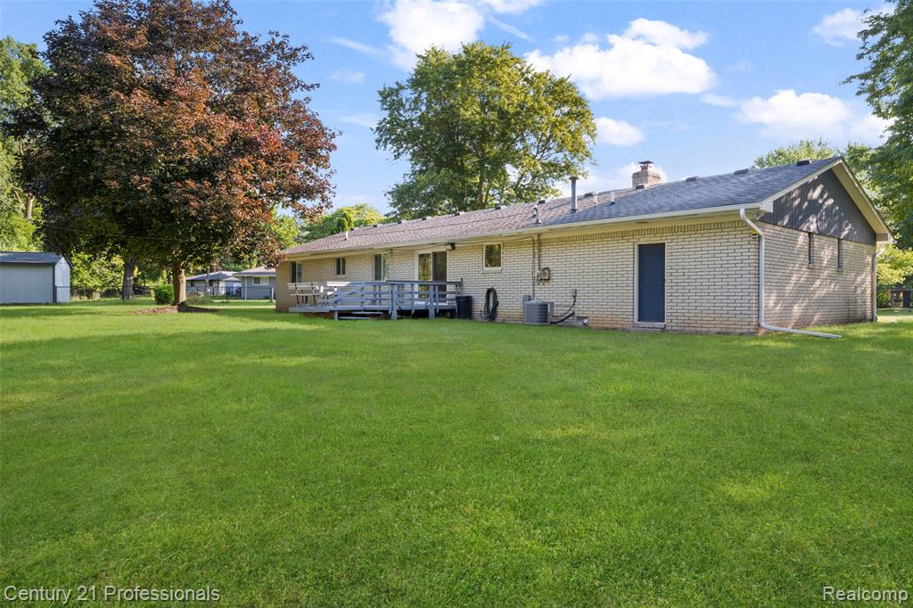 main property photo 28