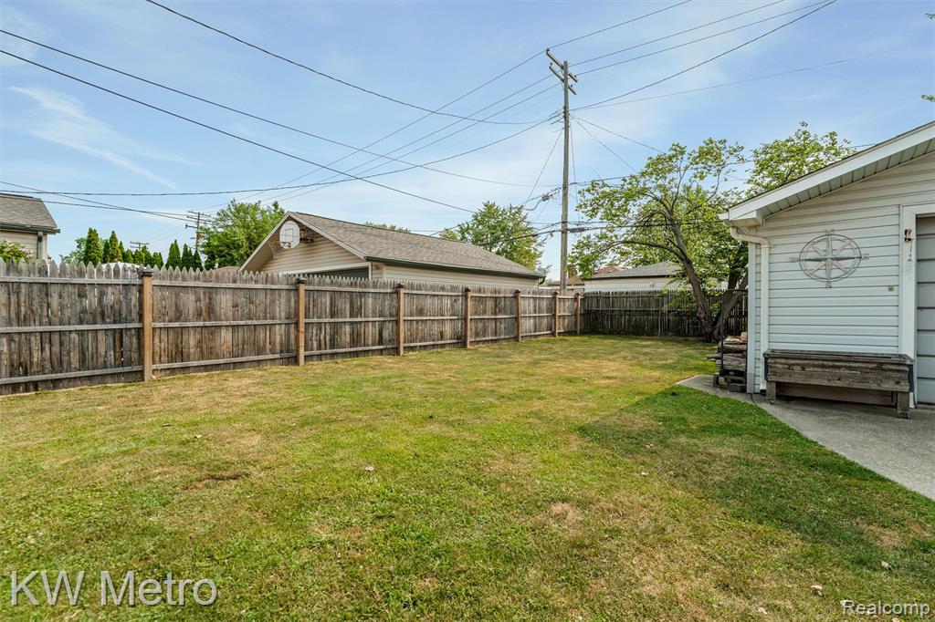 main property photo 24