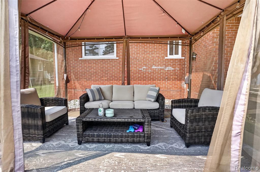 property viewer photo 25