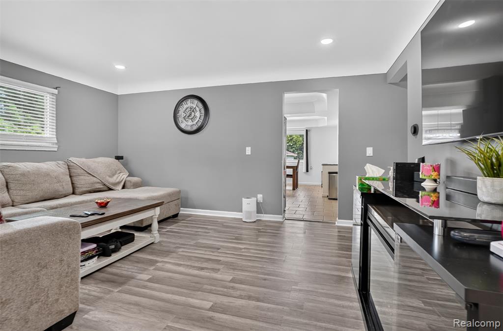 property viewer photo 3