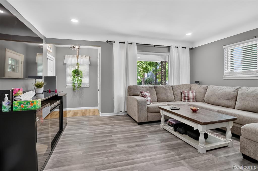 property viewer photo 5