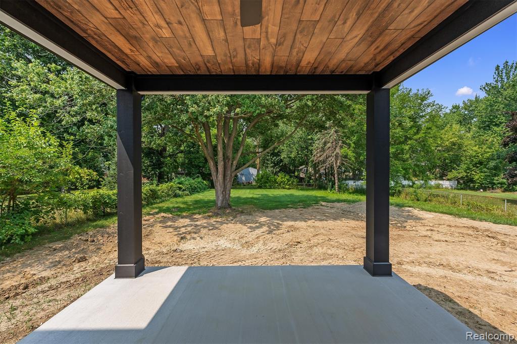 main property photo 43