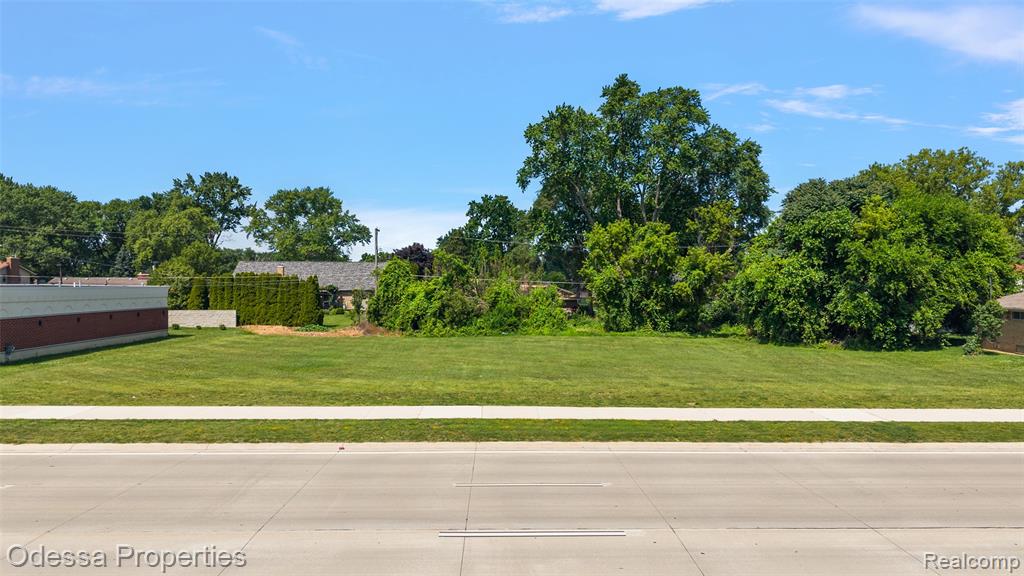 main property photo 7