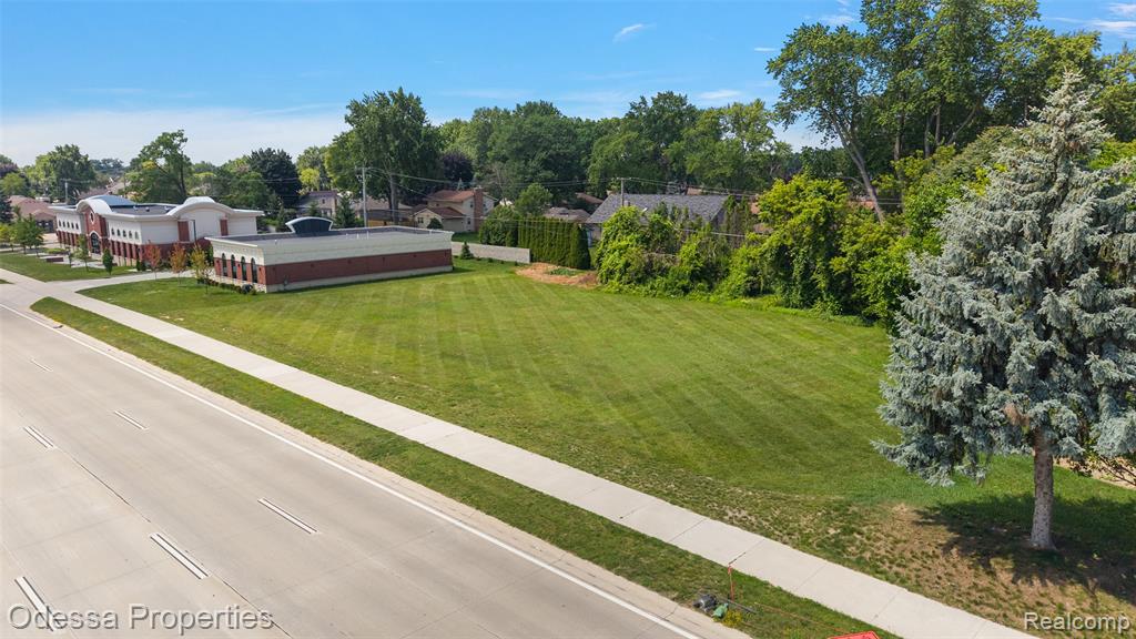 main property photo 8