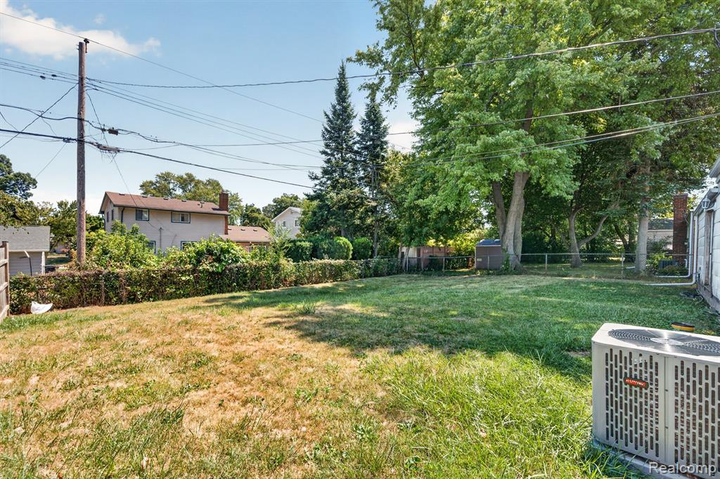 main property photo 29
