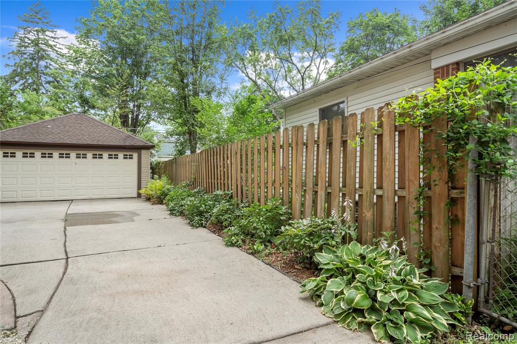 main property photo 58