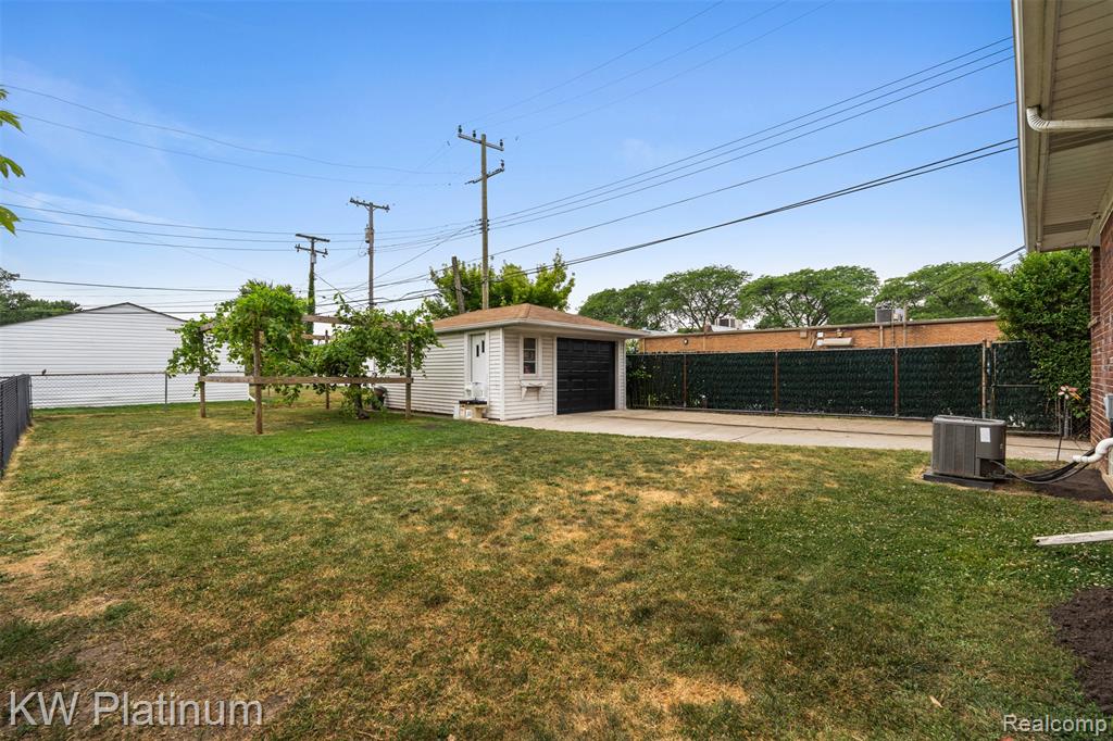 main property photo 18