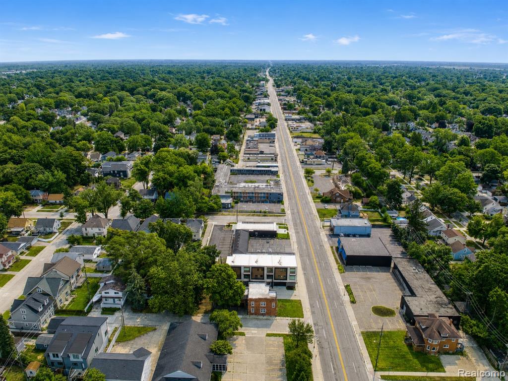 main property photo 41
