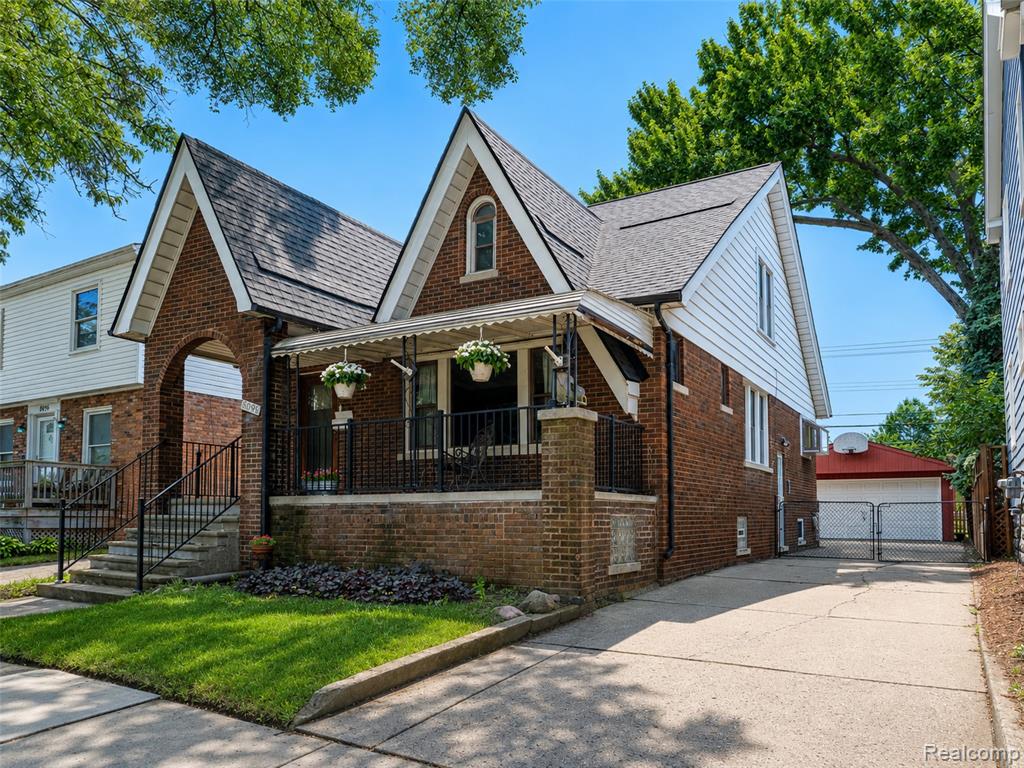 main property photo 37