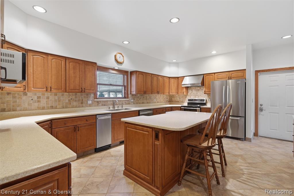 main property photo 14