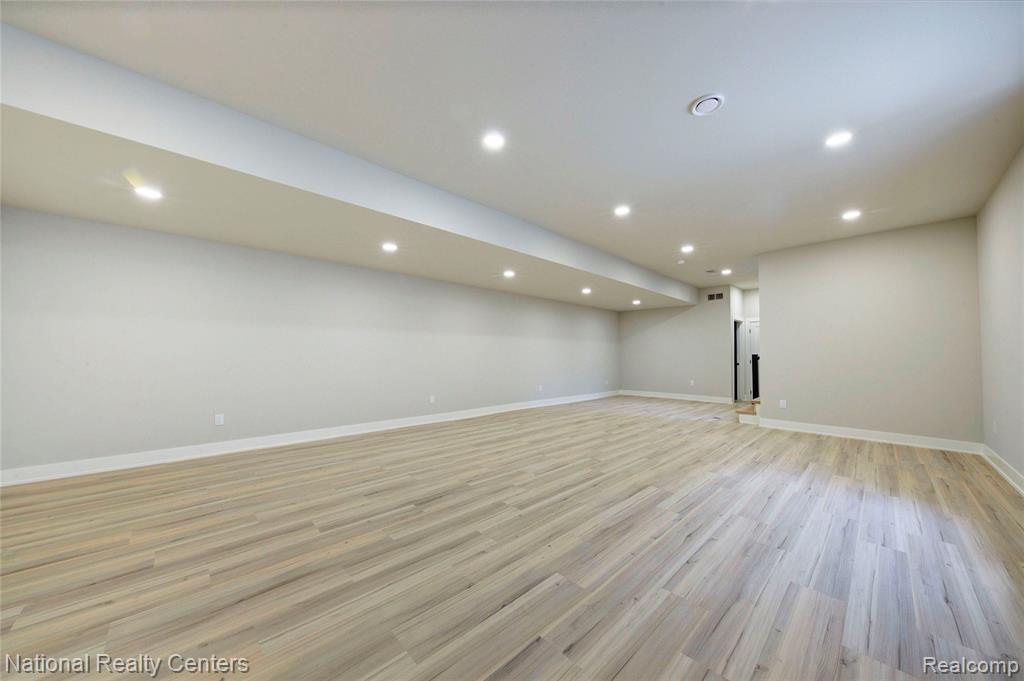 main property photo 79