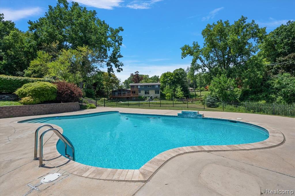 main property photo 65
