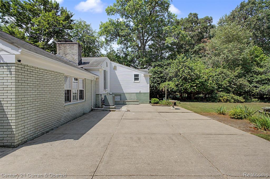 main property photo 39