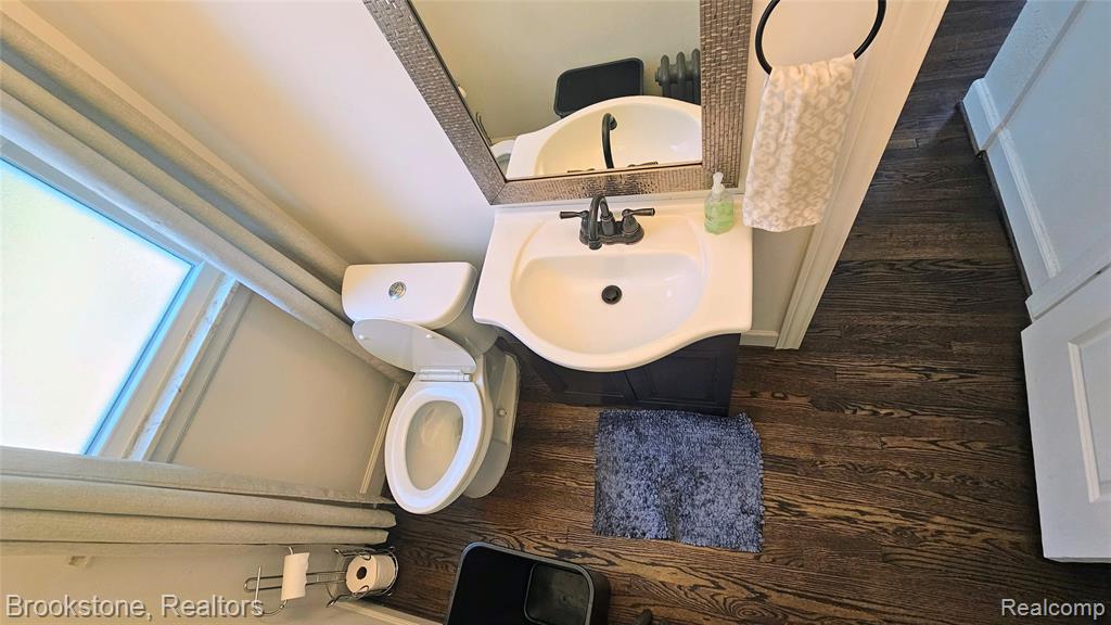 main property photo 16