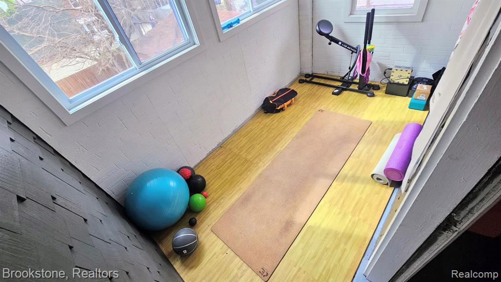 main property photo 40