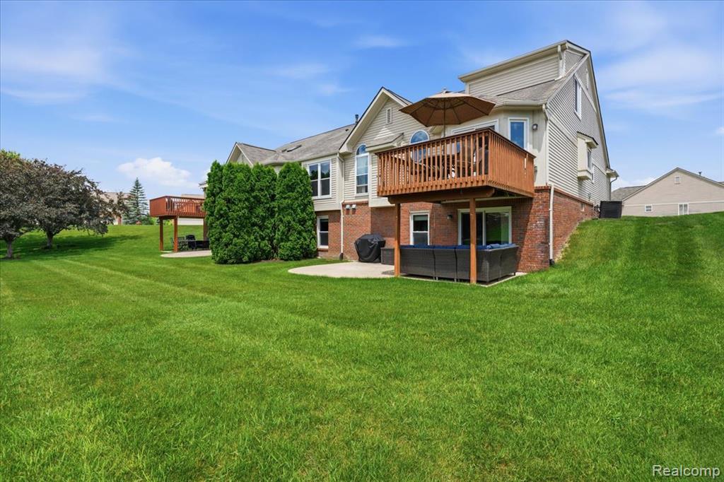 main property photo 40