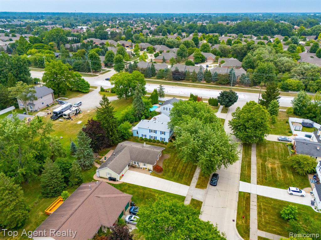 main property photo 50