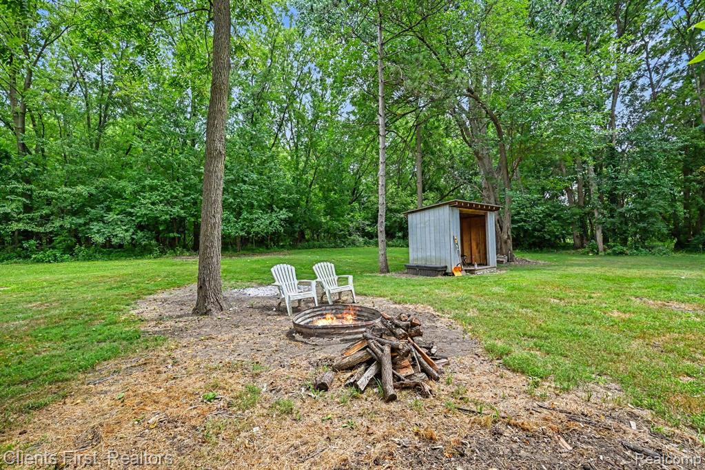main property photo 40