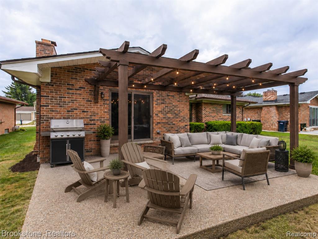 main property photo 46