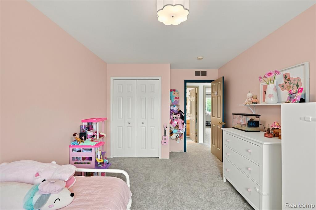 property viewer photo 19