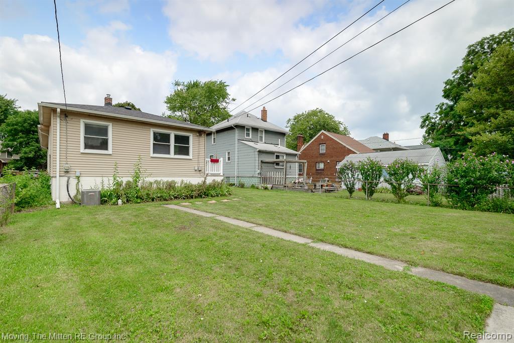 main property photo 32