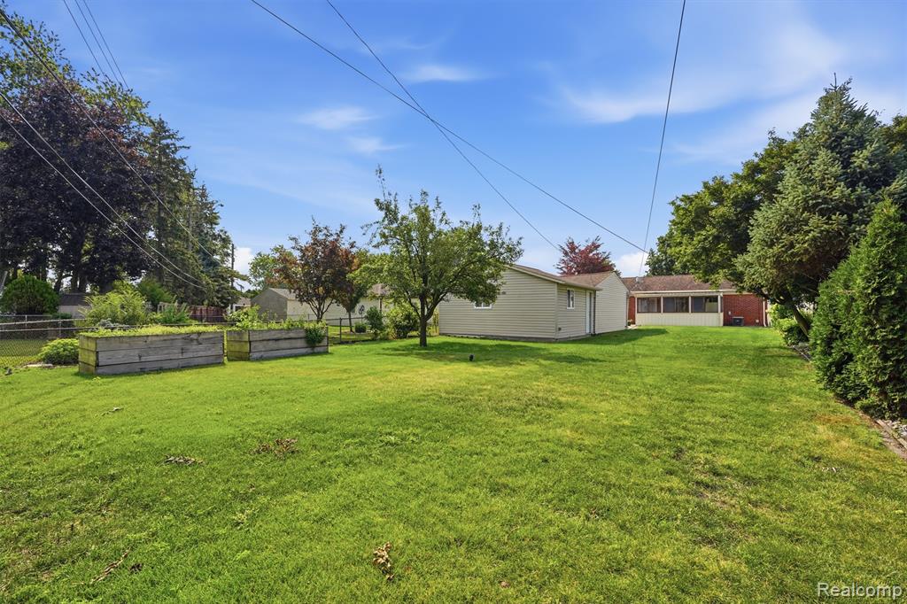 main property photo 29