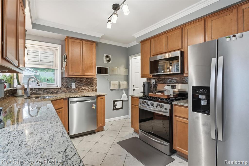 main property photo 12