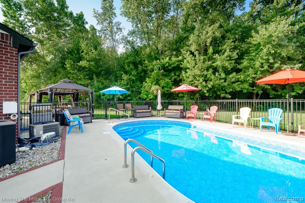 main property photo 49